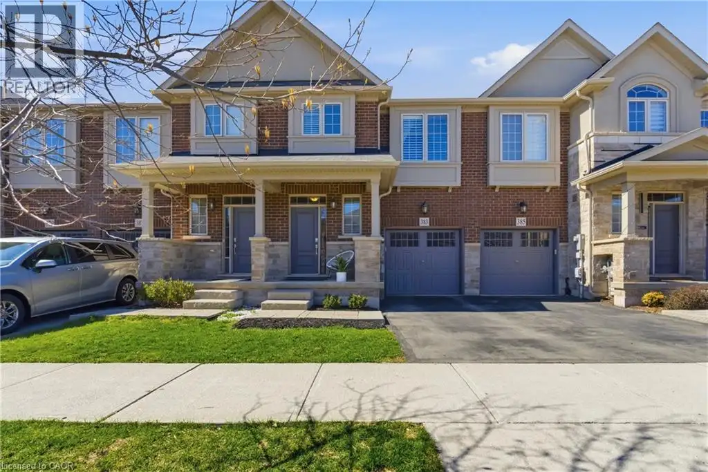 Townhome in Joshua Meadows